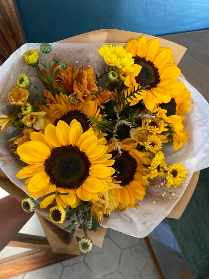 SUNNY BOUQUET